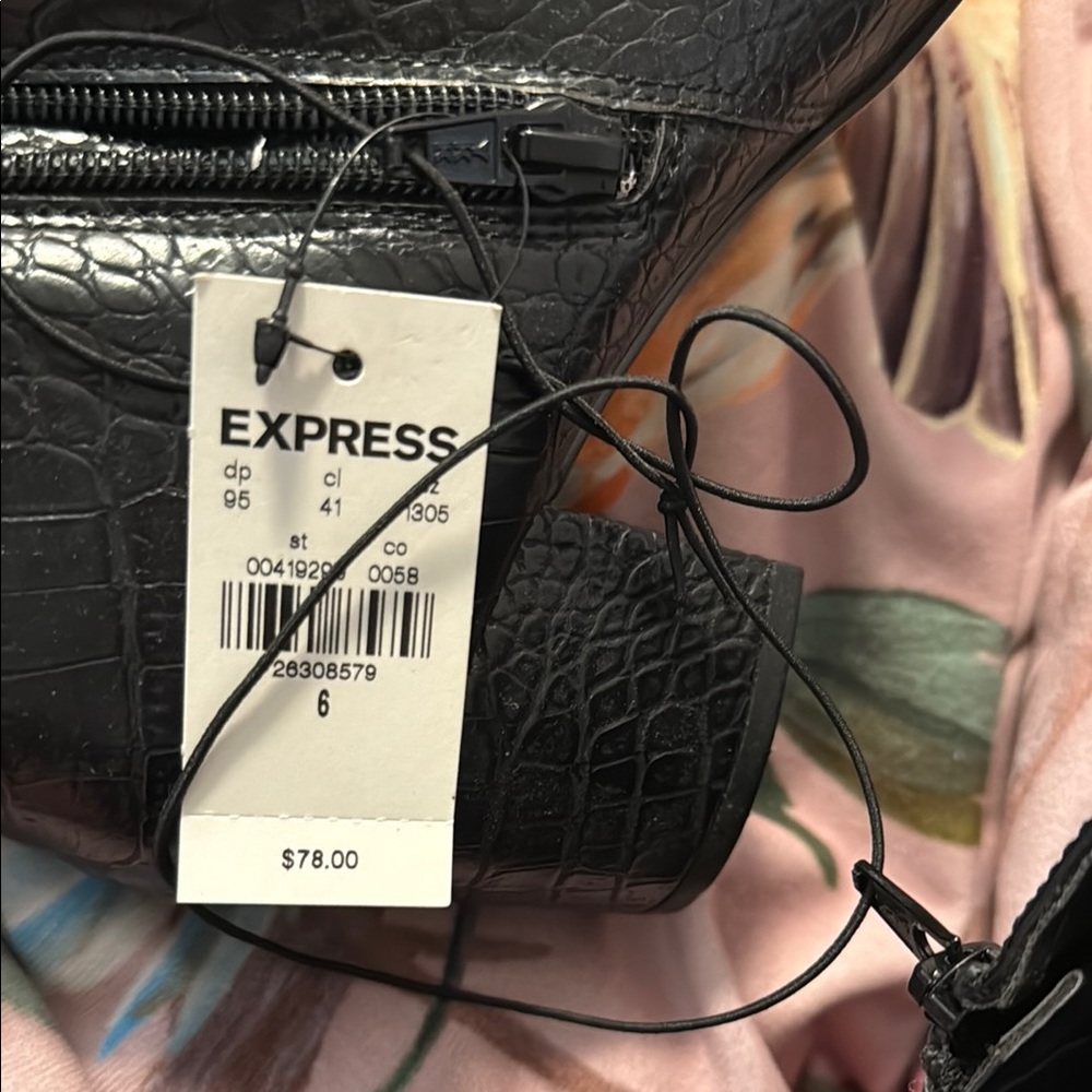 Express Black Ankle Booties Sleek Design - Picture 3 of 4